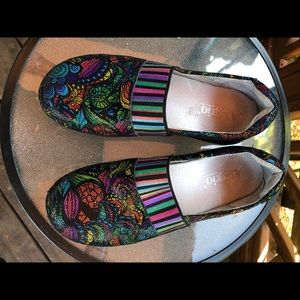 Alegria colorful flats